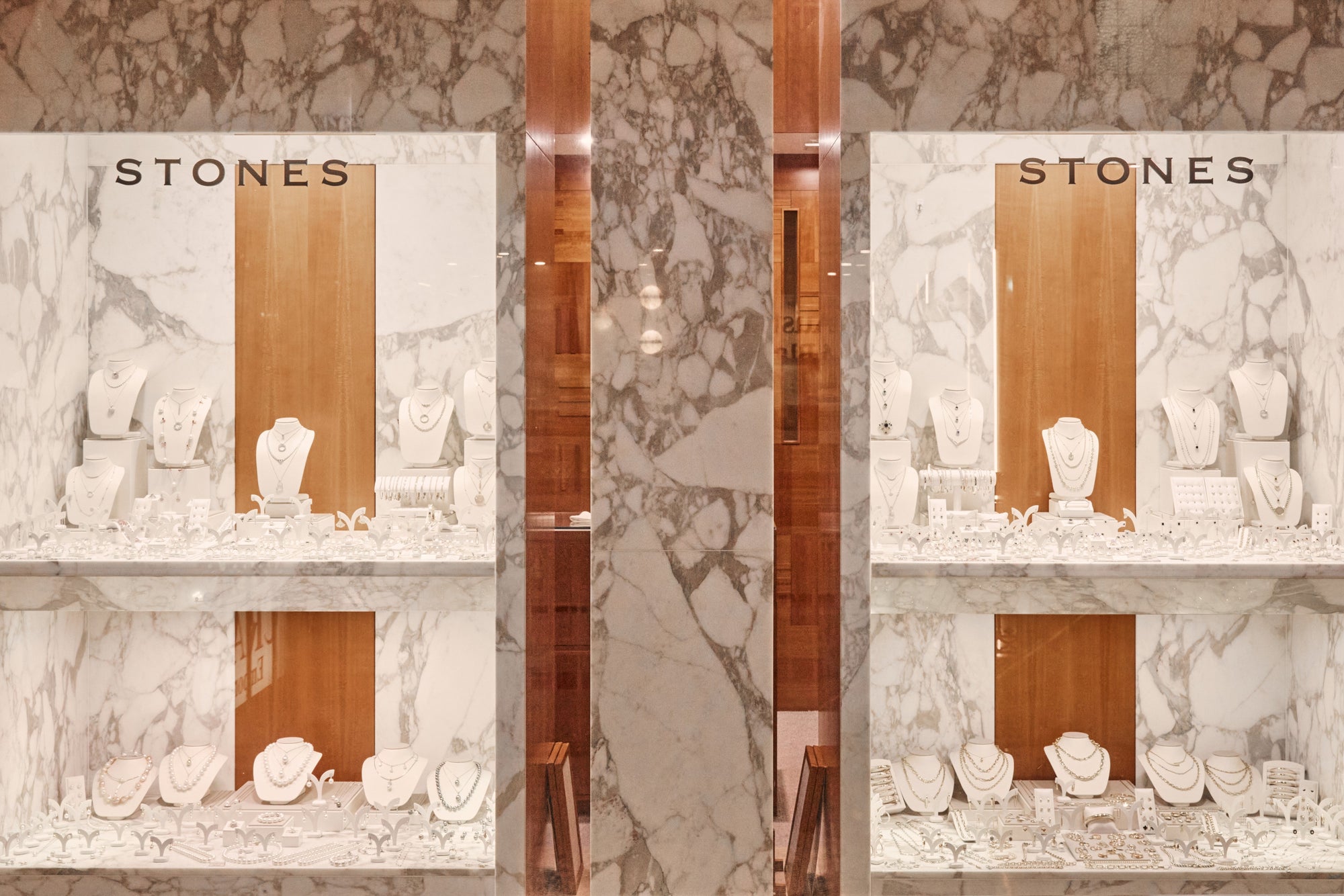 Stones Diamonds Christmas Trading Hours 2025