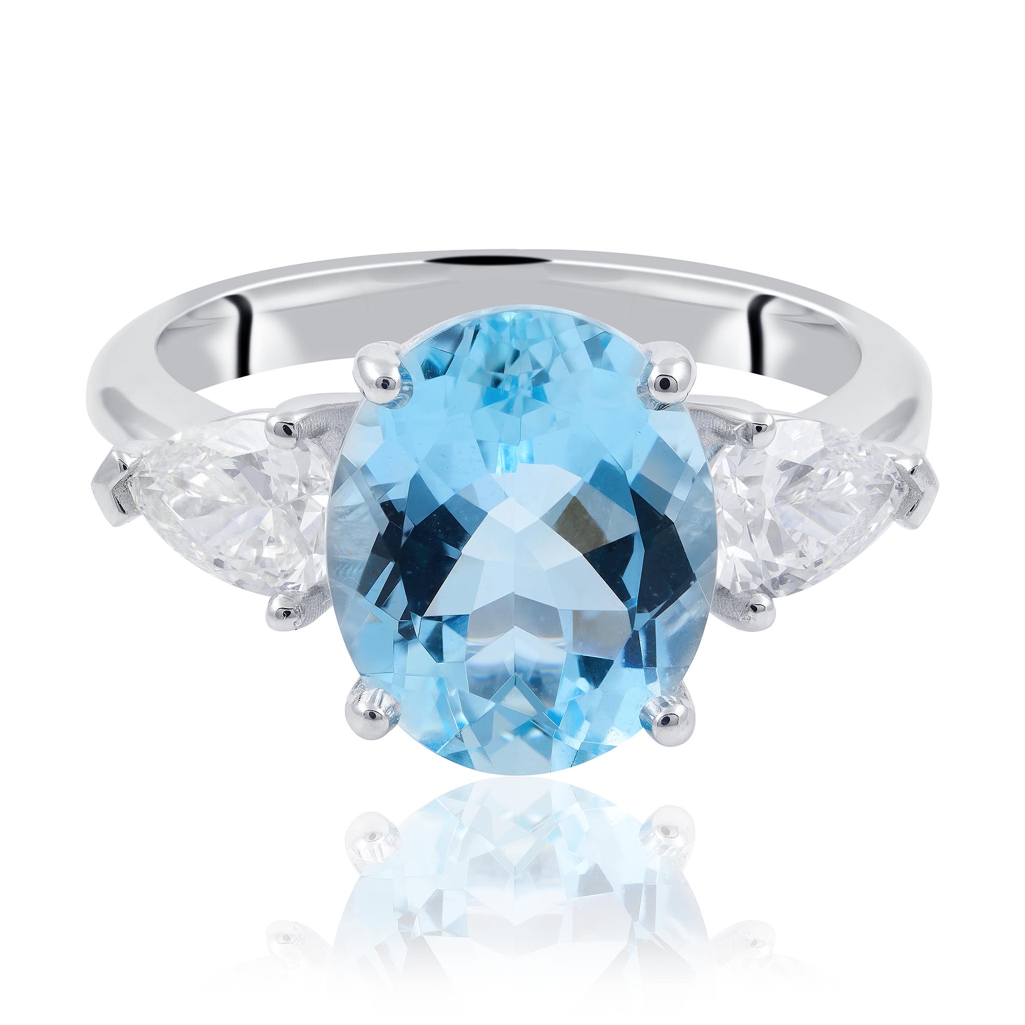 Aquamarine and Pear cut diamond ring