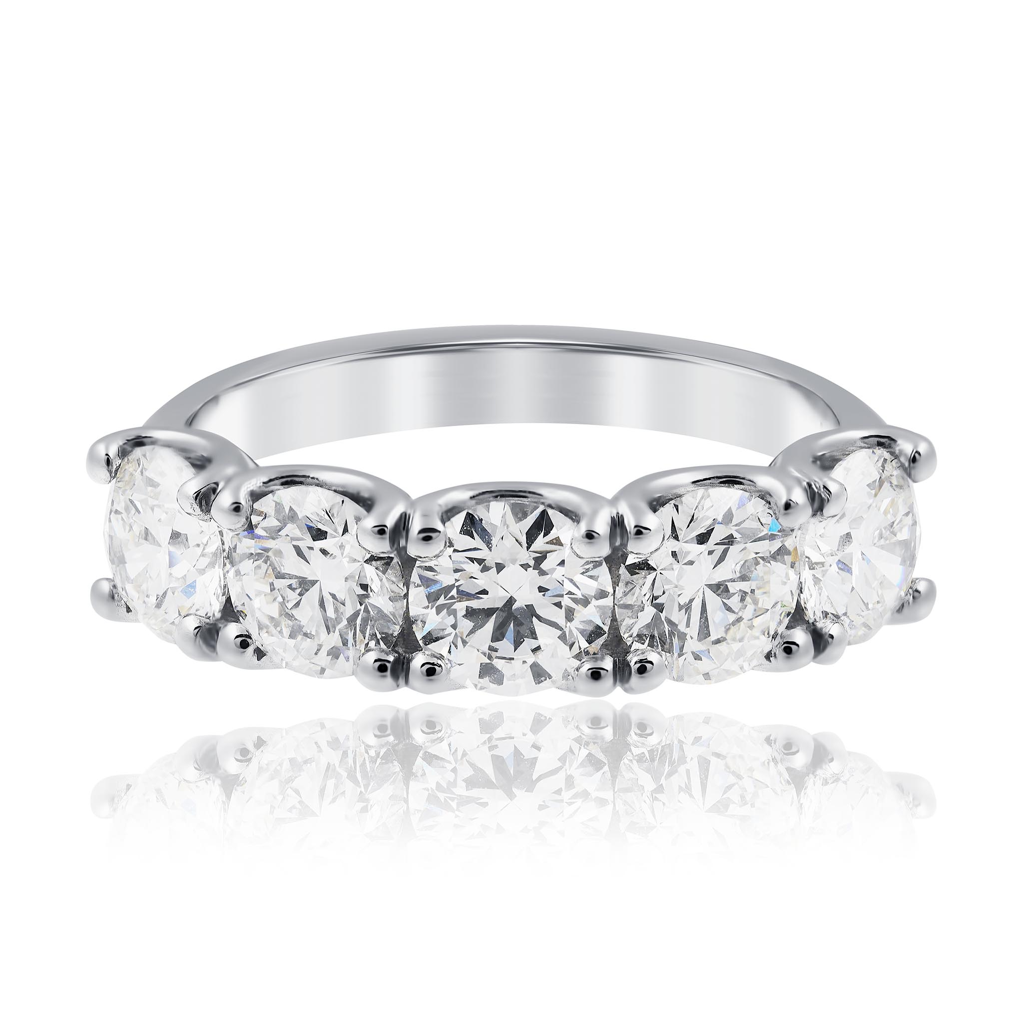 Five round brilliant cut diamonds