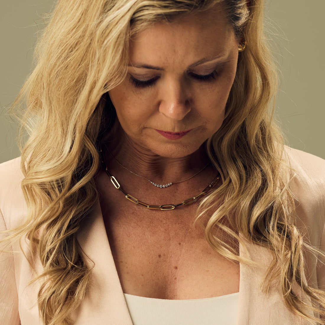 Spaced Diamond Curve Necklet