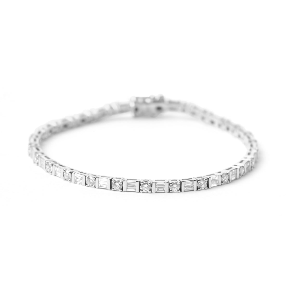 18ct White Gold Baguette & Diamond Bracelet