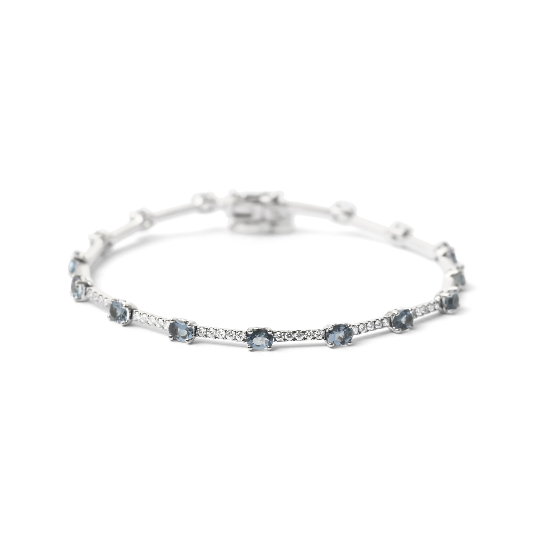 18ct White Gold Aquamarine & Diamond Bracelet
